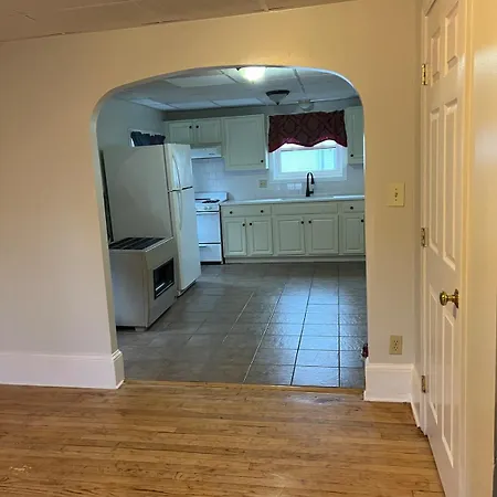 Fall River Complete 2 Bedroom Near Downtown Exterior photo