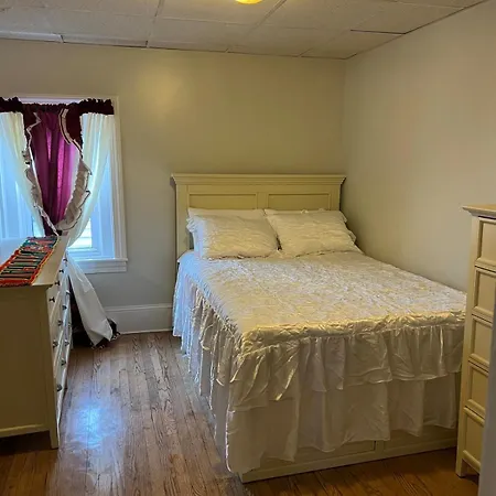 Fall River Complete 2 Bedroom Near Downtown Exterior photo