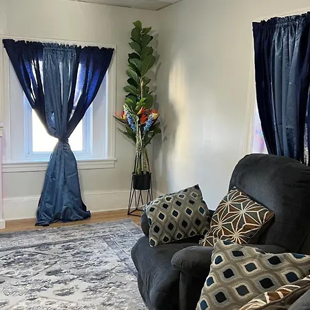 Fall River Complete 2 Bedroom Near Downtown Exterior photo