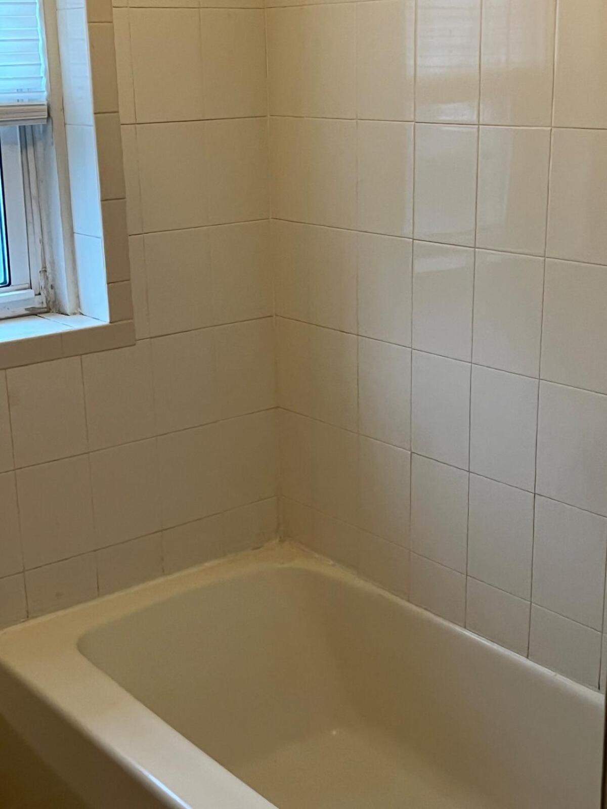 Complete 2 Bedroom Near Downtown