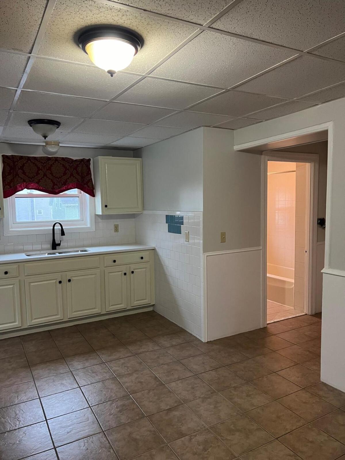 Complete 2 Bedroom Near Downtown Apartamento