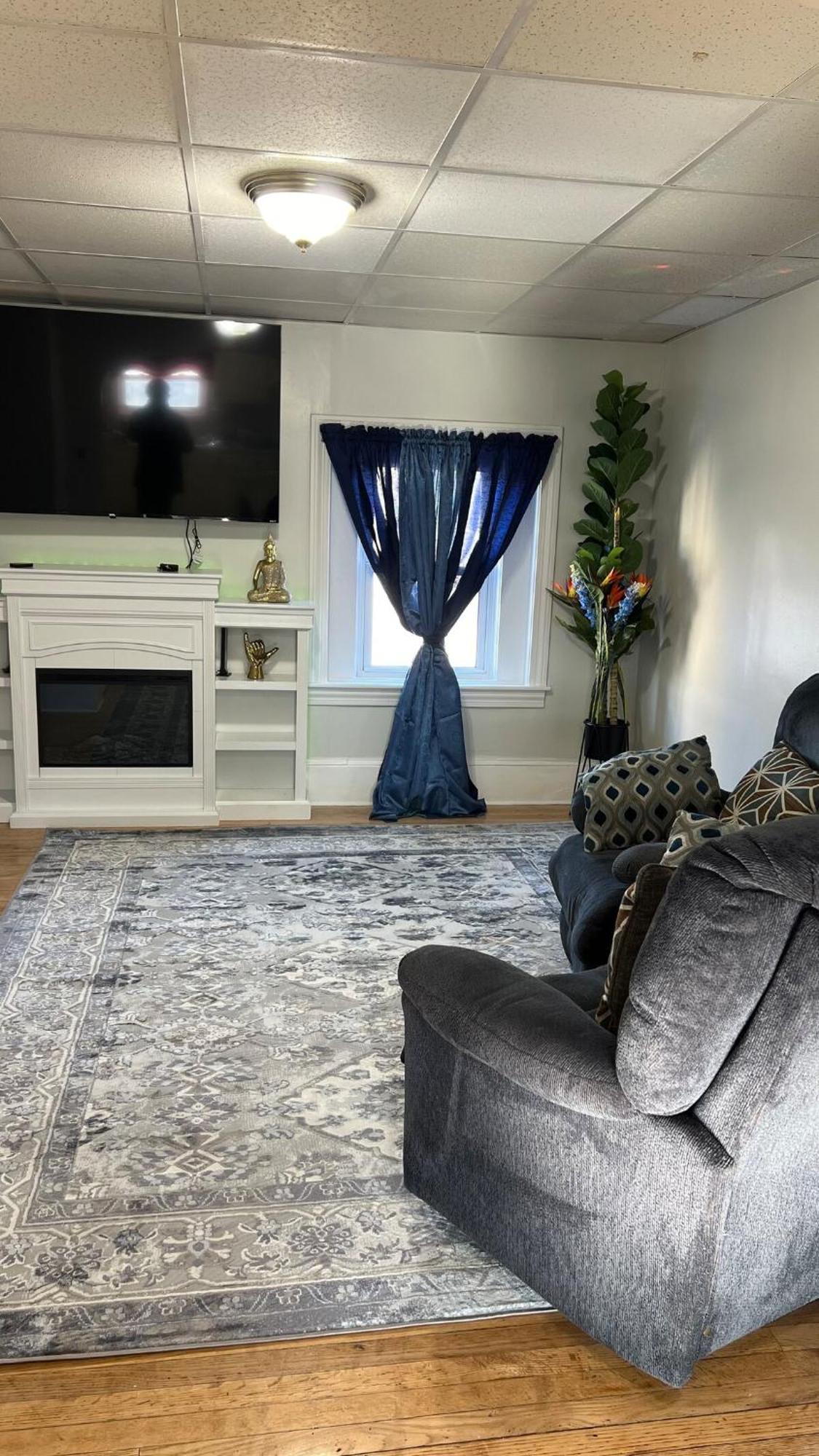 Complete 2 Bedroom Near Downtown Apartamento *